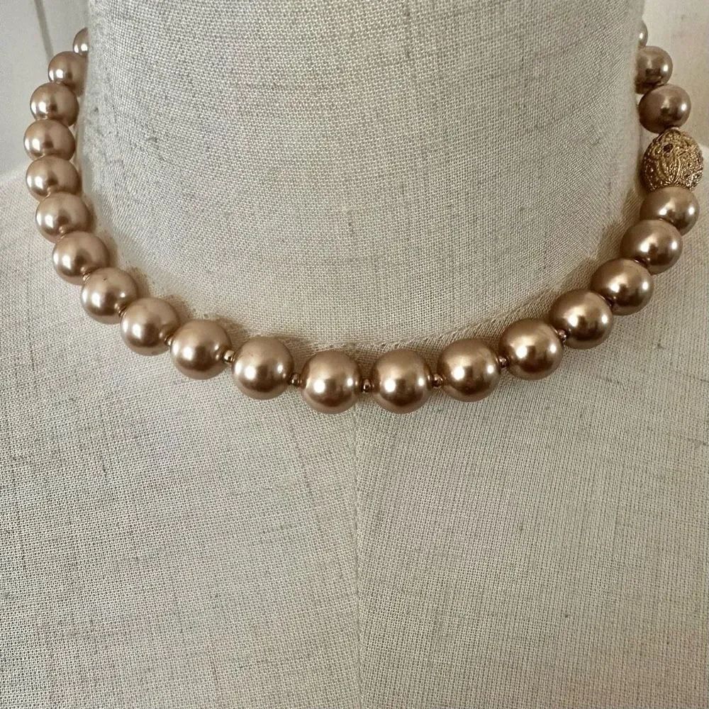 NWT Avon vintage gold tone beaded necklace